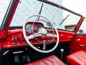 Image 15/19 of Mercedes-Benz 190 SL (1957)