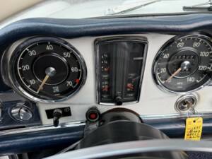 Image 36/50 of Mercedes-Benz 280 SL (1971)
