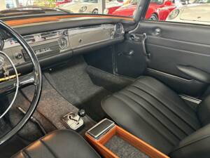 Image 14/30 of Mercedes-Benz 230 SL (1965)