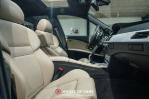 Image 18/25 of BMW M5 (2005)