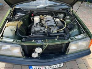 Image 15/18 of Mercedes-Benz 190 D 2.5 (1986)