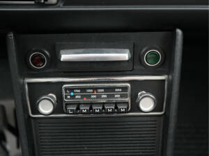 Image 14/32 of BMW 2002 (1974)