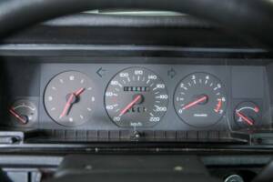 Image 19/50 of Volvo 740 GL (1987)