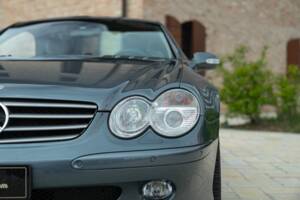 Image 21/50 of Mercedes-Benz SL 500 (2001)