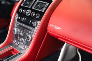 Image 30/38 of Aston Martin Virage (2012)
