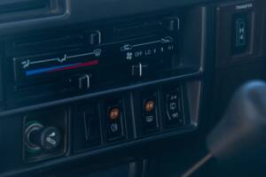 Image 25/46 of Toyota Land Cruiser HJ61 GX (1988)