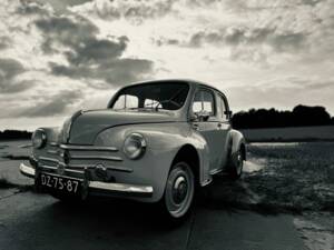 Image 1/35 of Renault 4 CV (1956)