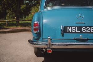 Image 32/50 of Mercedes-Benz 220 a (1956)