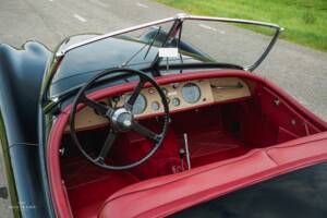 Immagine 16/21 di Jaguar XK 120 OTS (1951)