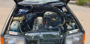 Bild 8/9 von Mercedes-Benz 300 CE (1989)