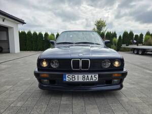 Immagine 7/8 di BMW 325i (1989)