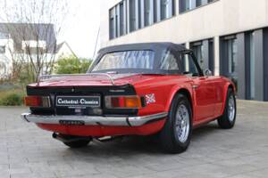 Image 28/49 of Triumph TR 6 (1976)