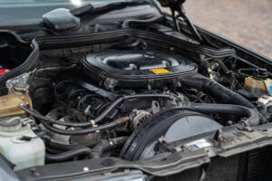 Image 9/66 of Mercedes-Benz 200 TE (1989)
