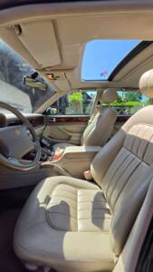 Image 18/26 of Jaguar XJ 6 4.0 Sovereign (1996)