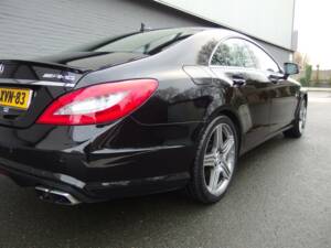 Image 15/97 of Mercedes-Benz CLS 63 AMG S 4MATIC (2013)