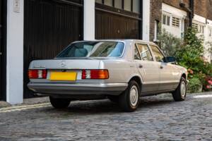 Obraz 17/50 pojazdu Mercedes-Benz 500 SEL (1984)