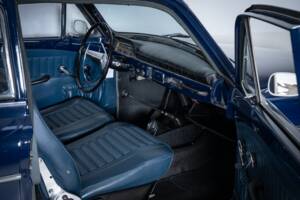 Image 13/30 of Volvo P 121 (1965)