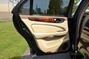 Immagine 21/50 di Jaguar XJ 2.7 D (2008)