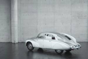 Image 15/50 of Tatra T 87 (1949)