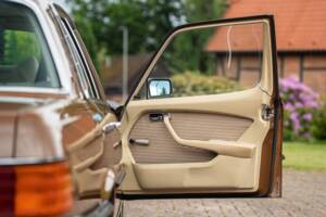 Image 37/81 of Mercedes-Benz 280 SE (1979)