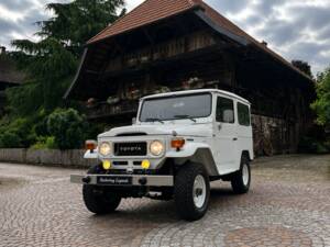 Image 1/67 de Toyota Land Cruiser FJ 40 (1982)