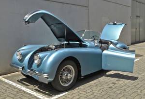 Image 14/50 of Jaguar XK 120 OTS (1952)