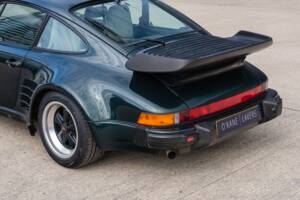 Image 23/52 of Porsche 911 Carrera 3.2 (1989)
