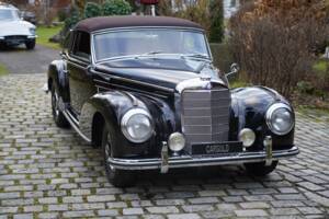 Image 13/20 of Mercedes-Benz 300 S (1953)