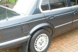 Immagine 33/50 di BMW 320i (1986)
