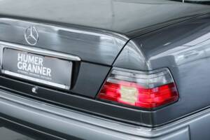 Bild 18/50 von Mercedes-Benz 500 E (1993)