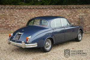 Image 32/50 of Jaguar Mk II 3.4 (1966)