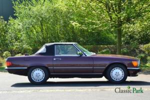 Image 22/50 of Mercedes-Benz 560 SL (1987)