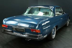 Image 2/50 of Mercedes-Benz 280 SE 3,5 (1971)