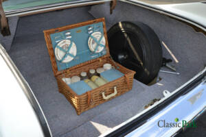 Image 13/50 of Cadillac de Ville Touring Sedan (1958)
