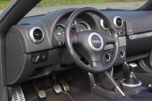 Image 11/20 de Audi TT 3.2 quattro (2004)