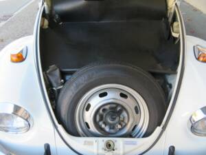 Image 13/19 de Volkswagen Kever 1300 (1970)