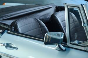 Image 35/50 of MG MGB (1976)