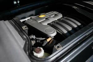 Image 22/40 of Renault Clio II V6 (2002)