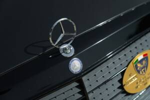 Bild 10/50 von Mercedes-Benz 300 E-24 (1989)