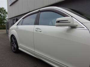 Image 29/99 of Mercedes-Benz S 65 AMG L (2006)