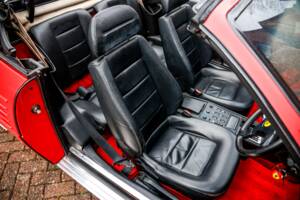 Image 25/42 of Ferrari Mondial T (1990)