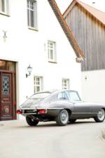 Image 10/25 de Jaguar E-Type (1969)