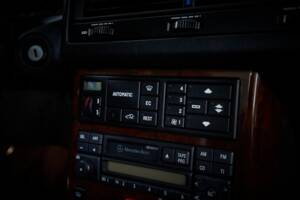 Bild 44/99 von Mercedes-Benz SL 320 (1995)