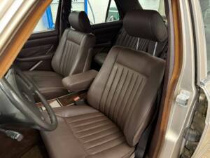 Bild 8/19 von Mercedes-Benz 500 SE (1987)
