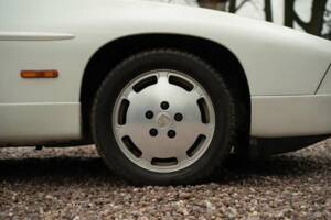 Image 18/50 of Porsche 928 S4 (1990)