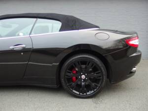 Immagine 14/93 di Maserati GranCabrio 4.7 (2010)