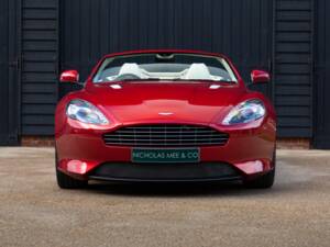 Afbeelding 14/81 van Aston Martin DB 9 Volante (2015)