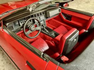 Bild 27/32 von Chevrolet Corvette Convertible (1988)