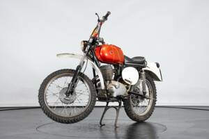 Immagine 2/50 di Gilera 124 5V Regolarità Casa (1972)