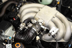 Bild 73/83 von BMW 325i (1990)